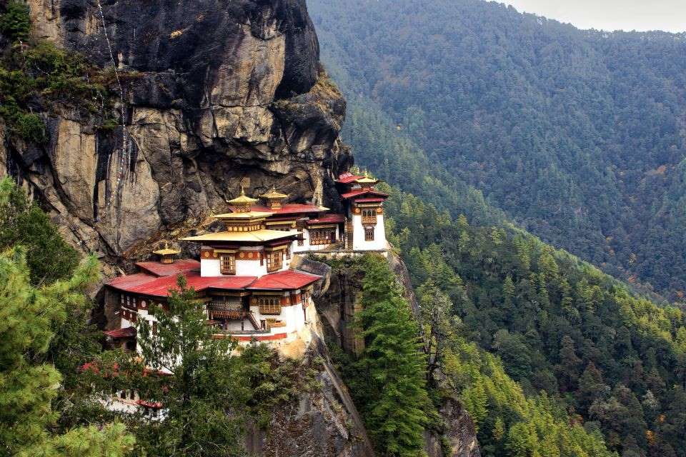 9. Paro Taktsang, Bhutan - © avikgenxt